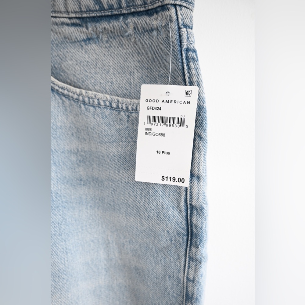 Good American "Good Standard Long" Short, New With Tags - Picture 7 of 10